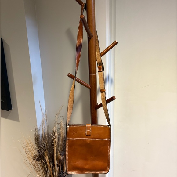 Patricia Nash Brown Leather Crossbody with Adjustable Strap - Picture 10 of 15